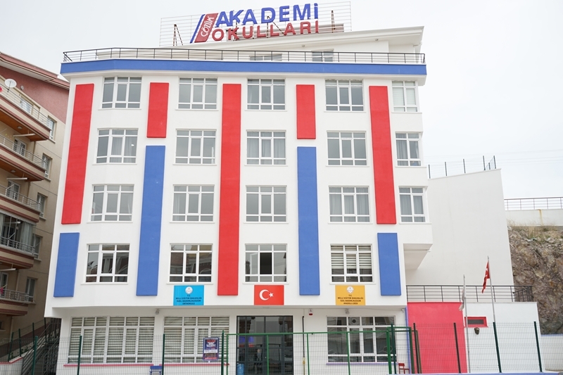 Çözüm Akademi Okulları Bademlik Ortaokulu